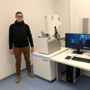 Dostawa i instalacja mikroskopów elektronowych Amber X oraz Clara firmy Tescan do Centrum Mikroskopowego Badania Materii SPIN-Lab
