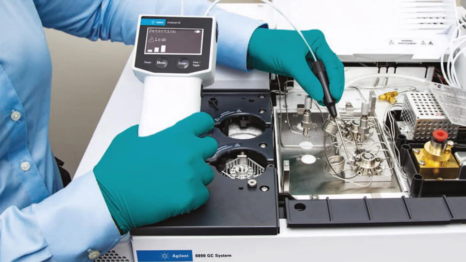 Mobilny wskaźnik nieszczelności CrossLab Sniffer firmy Agilent Technologies